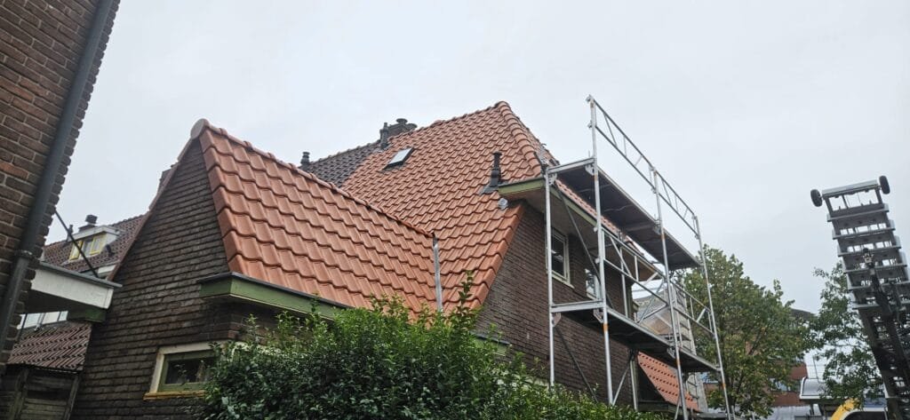 Dakrenovatie hellend dak in Hilversum 1 Afbeelding van WhatsApp op 2025 09 17 om 13.31.14 9f2ece5b